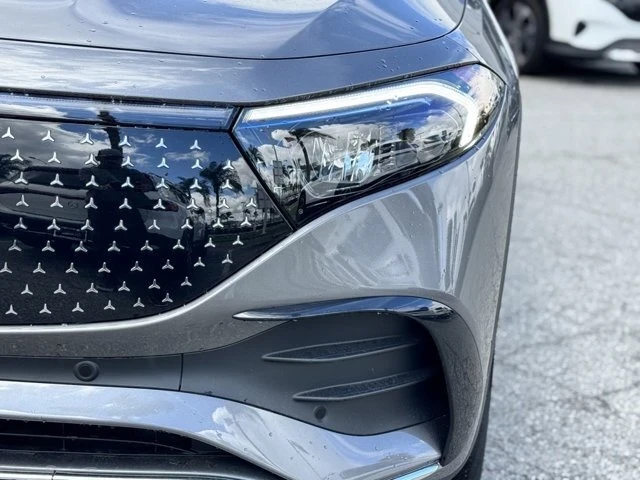 2025 Mercedes-Benz EQB - Image 8 of 12