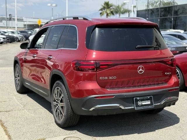 2025 Mercedes-Benz EQB - Image 8 of 12
