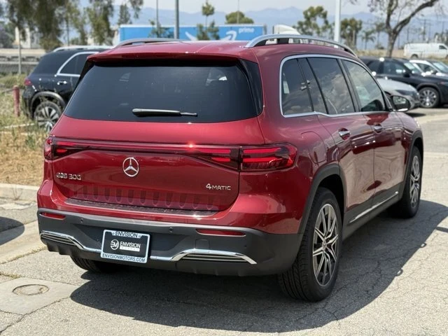 2025 Mercedes-Benz EQB - Image 10 of 12