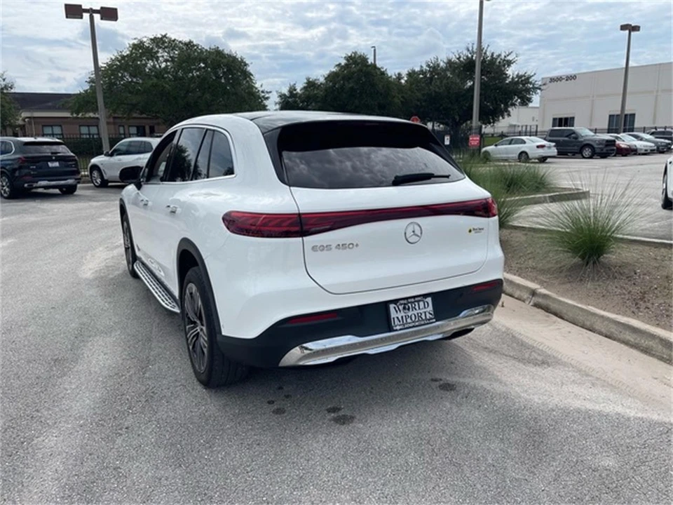 2025 Mercedes-Benz EQS - Image 3 of 4