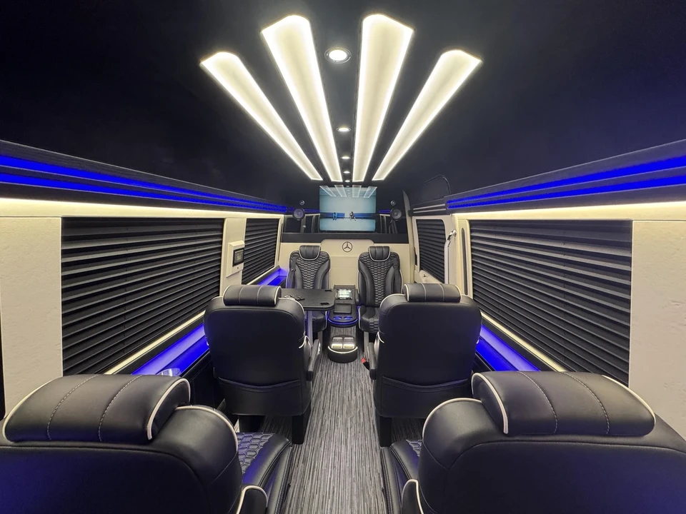 2025 Mercedes-Benz VS30 Sprinter - Image 8 of 21