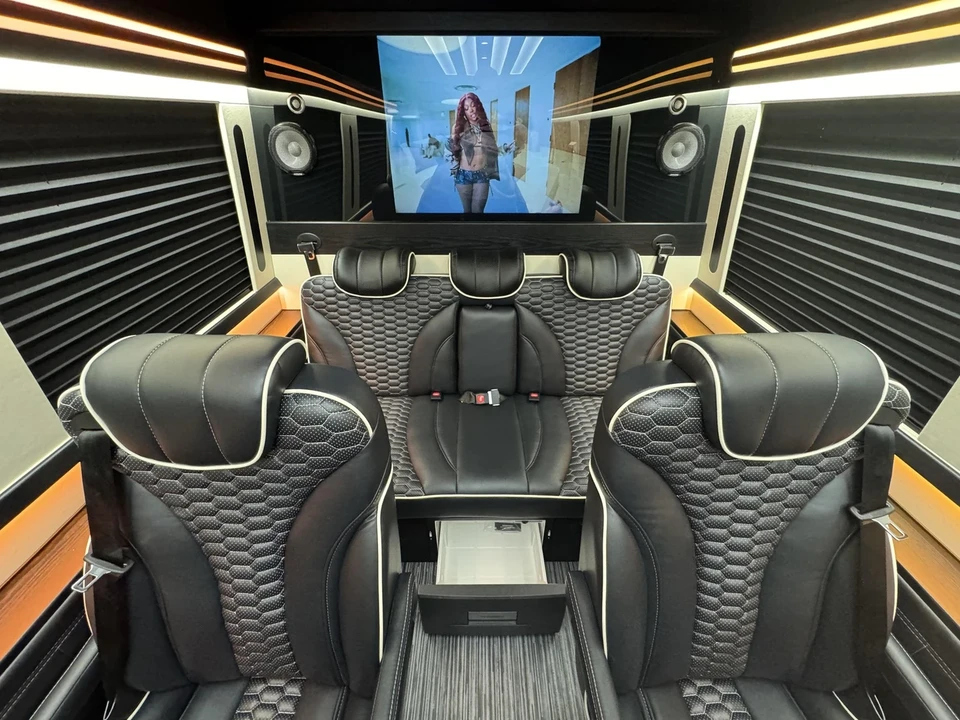 2025 Mercedes-Benz VS30 Sprinter - Image 5 of 21