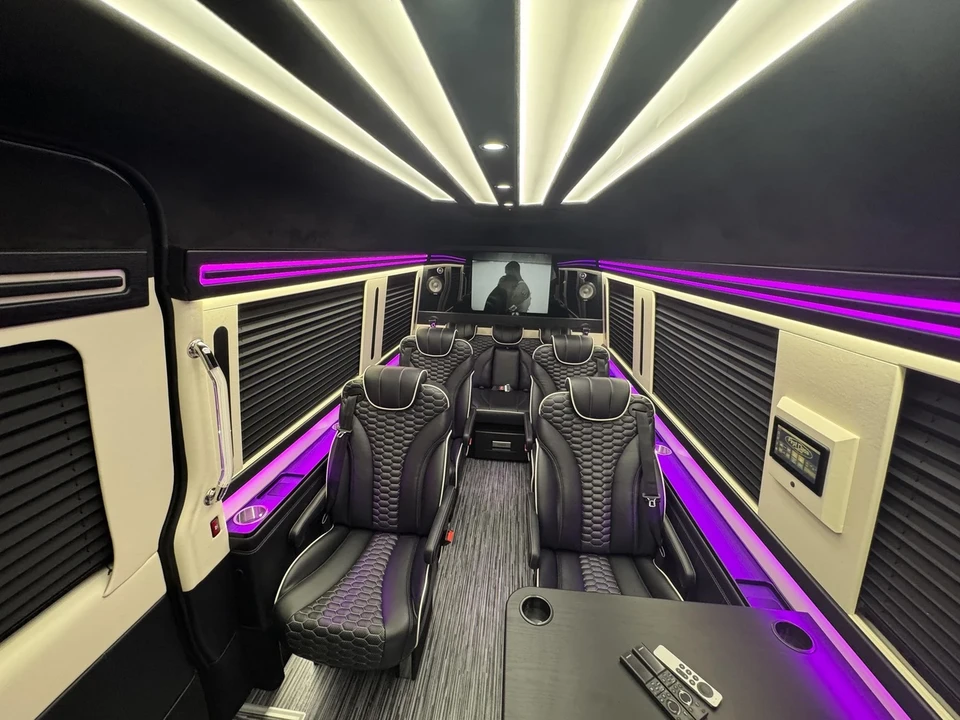 2025 Mercedes-Benz VS30 Sprinter - Image 19 of 21
