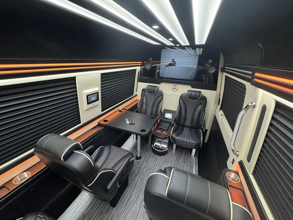 2025 Mercedes-Benz VS30 Sprinter - Image 11 of 21
