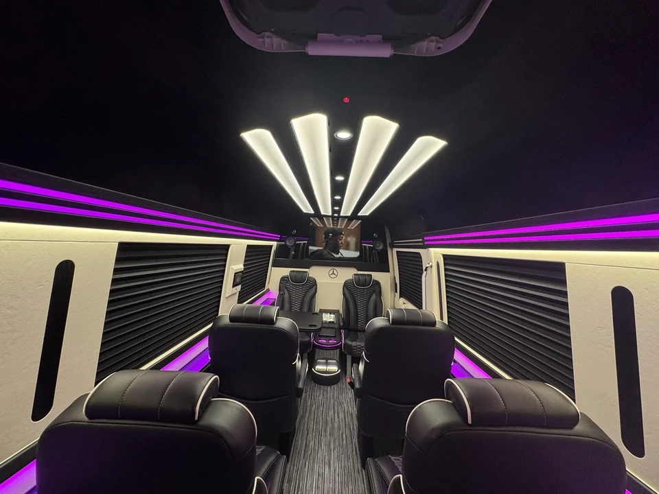 2025 Mercedes-Benz VS30 Sprinter - Image 9 of 21