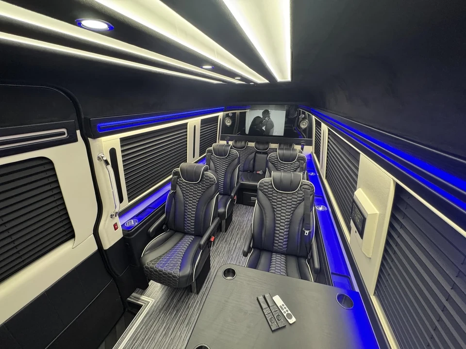 2025 Mercedes-Benz VS30 Sprinter - Image 18 of 21