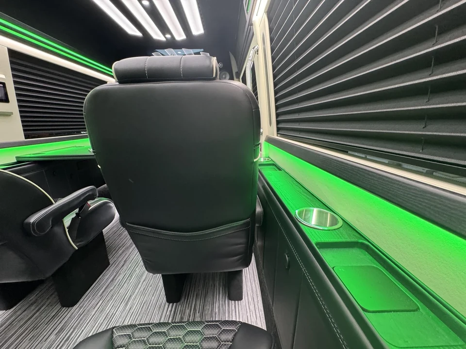 2025 Mercedes-Benz VS30 Sprinter - Image 6 of 21