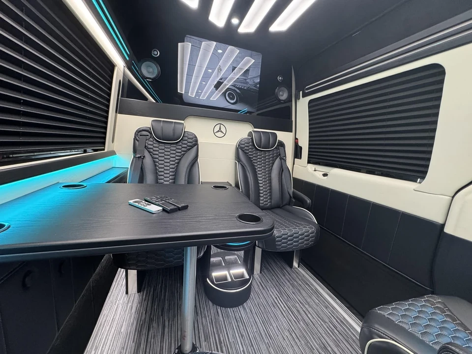 2025 Mercedes-Benz VS30 Sprinter - Image 13 of 21