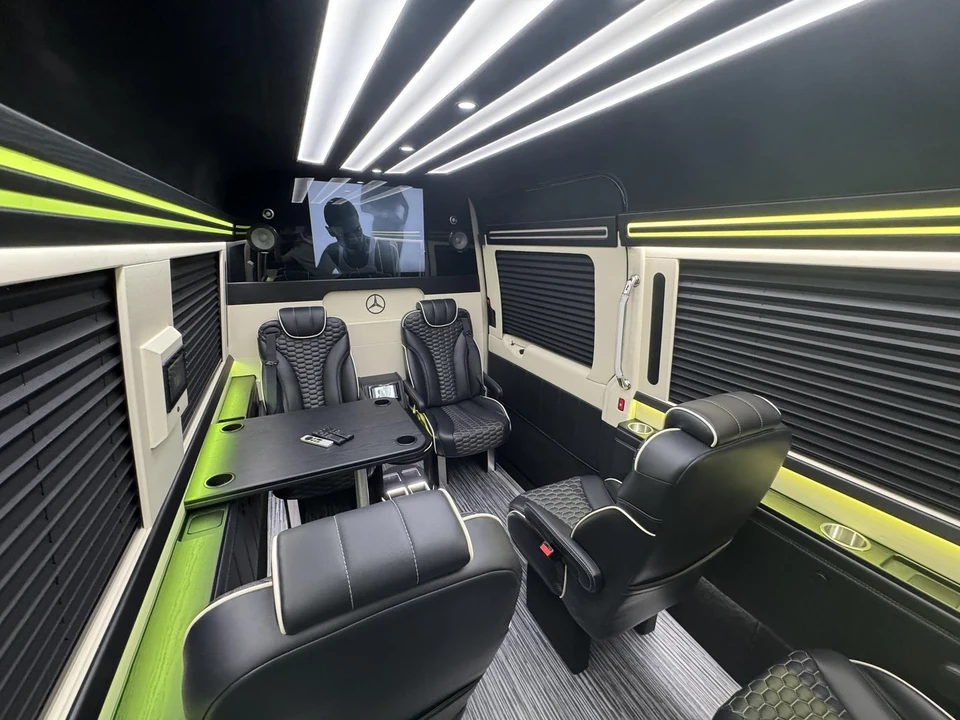 2025 Mercedes-Benz VS30 Sprinter - Image 12 of 21