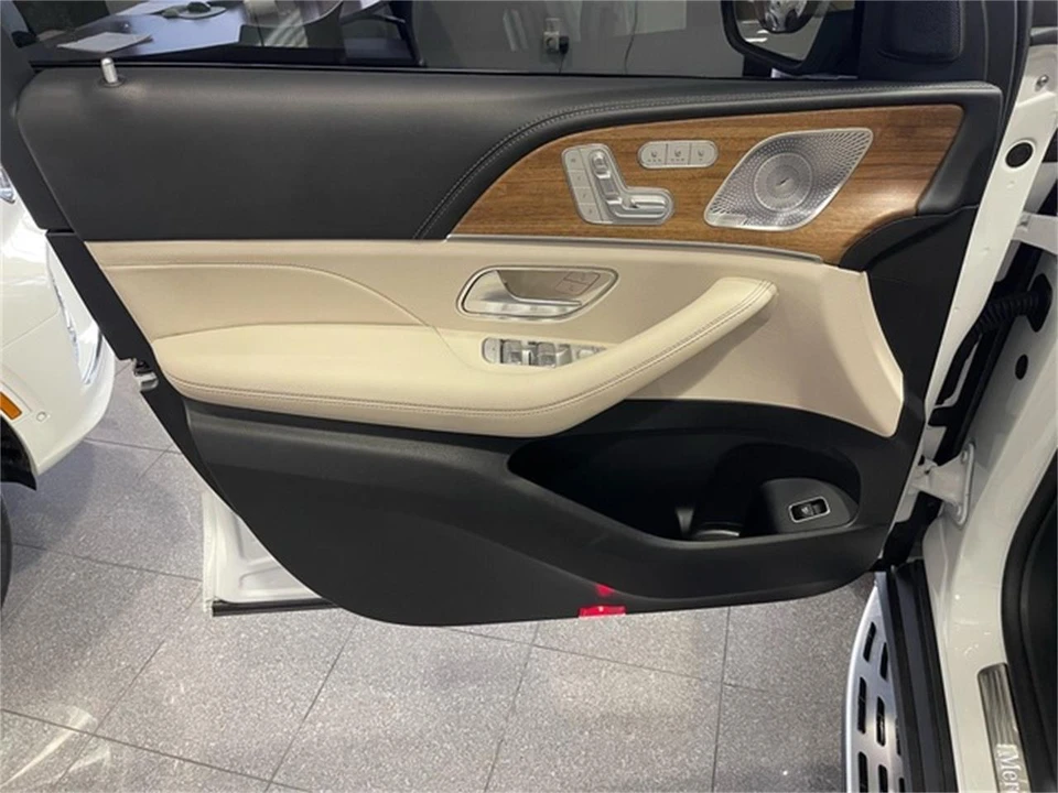 2025 Mercedes-Benz X167 GLS - Image 24 of 31
