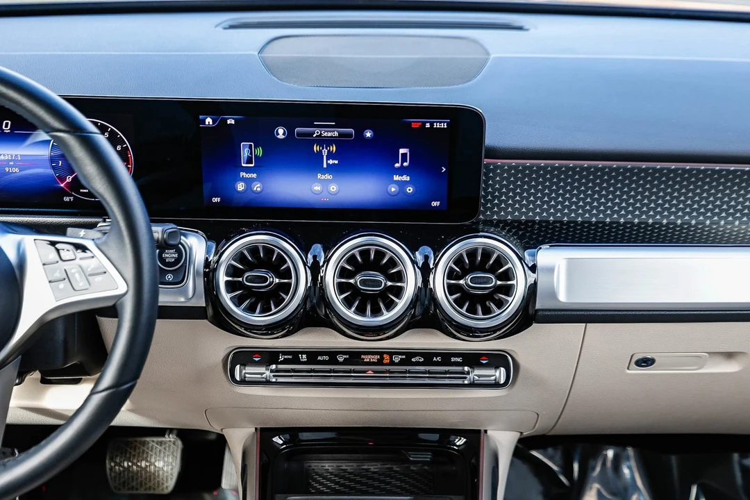 2025 Mercedes-Benz X247 GLB - Image 11 of 12