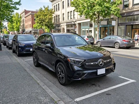 2025 Mercedes-Benz GLC 300