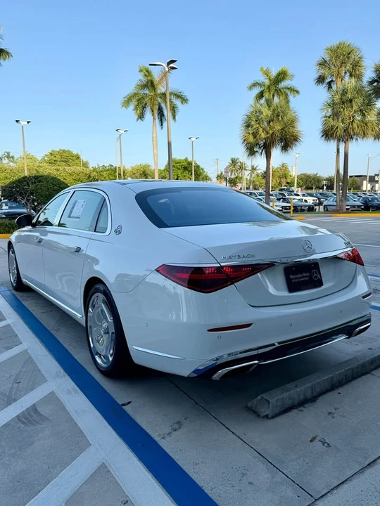 2025 Mercedes-Benz W223 Maybach S-Class - Image 3 of 10
