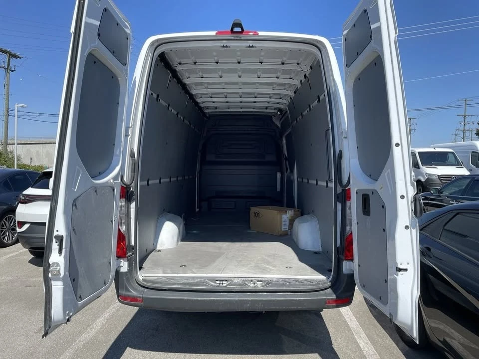 2025 Mercedes-Benz VS30 Sprinter - Image 16 of 17