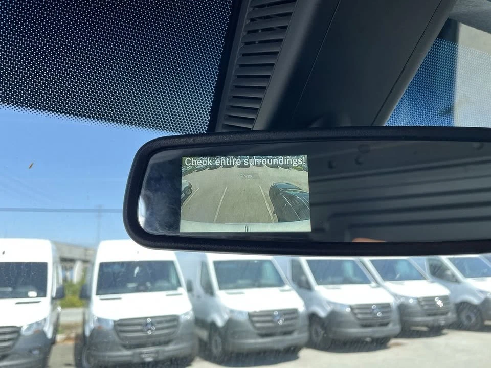 2025 Mercedes-Benz VS30 Sprinter - Image 15 of 17