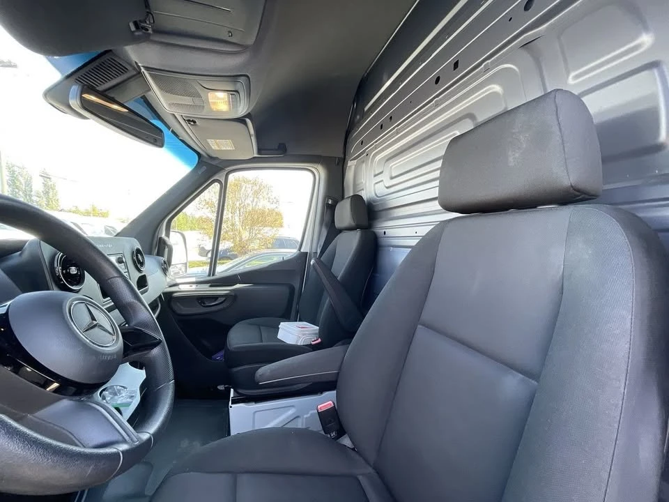 2025 Mercedes-Benz VS30 Sprinter - Image 10 of 17