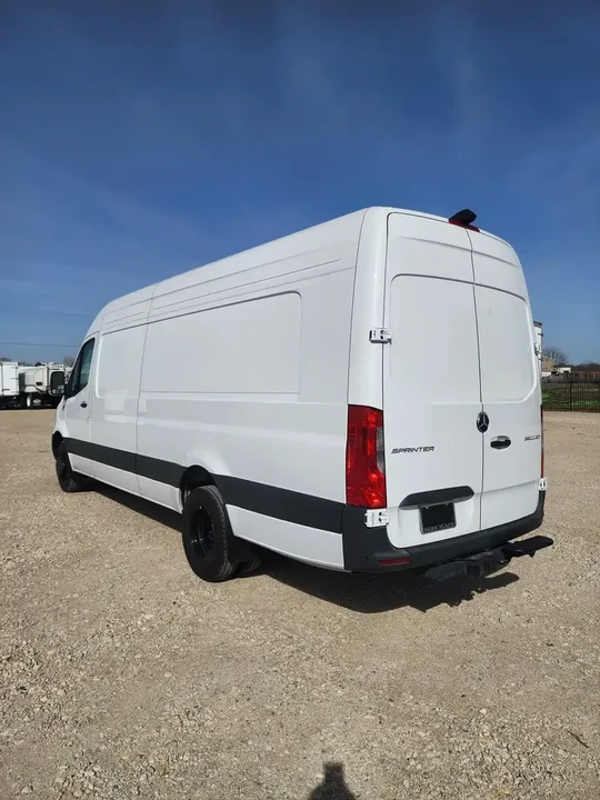 2025 Mercedes-Benz VS30 Sprinter - Image 8 of 14