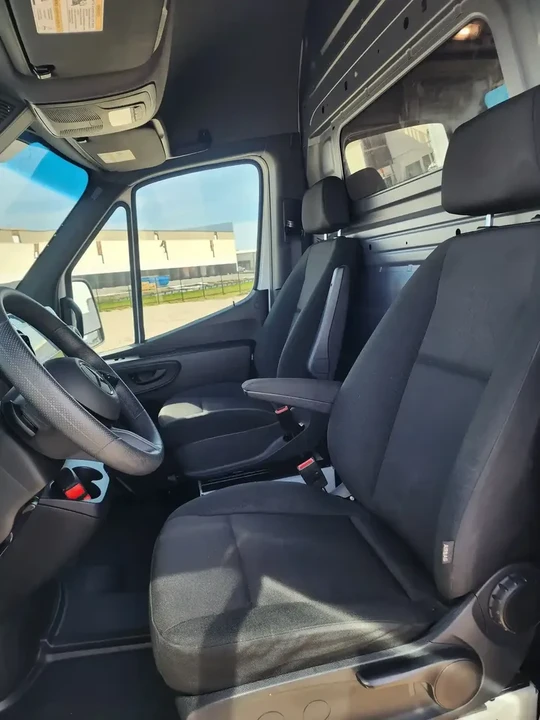 2025 Mercedes-Benz VS30 Sprinter - Image 10 of 14