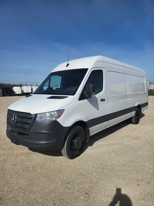 2025 Mercedes-Benz VS30 Sprinter - Image 2 of 14
