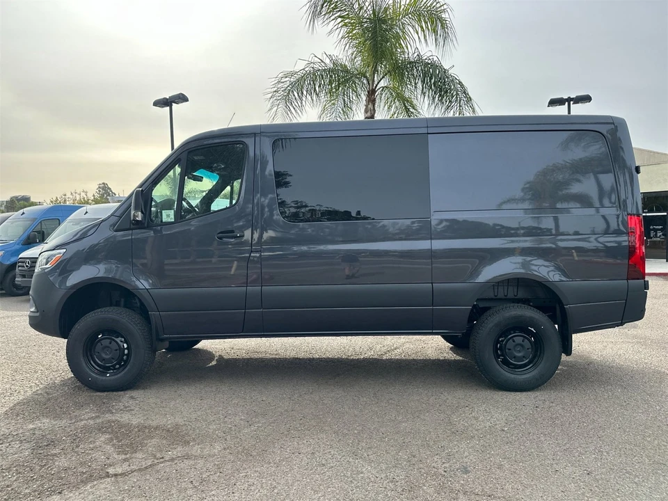 2025 Mercedes-Benz VS30 Sprinter - Image 6 of 12