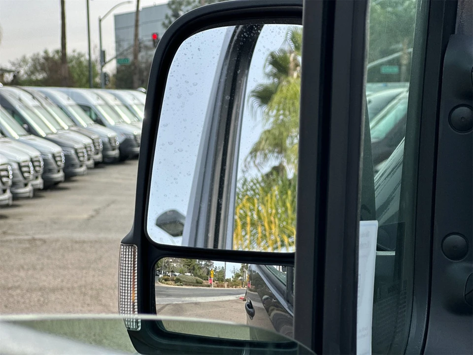 2025 Mercedes-Benz VS30 Sprinter - Image 9 of 12