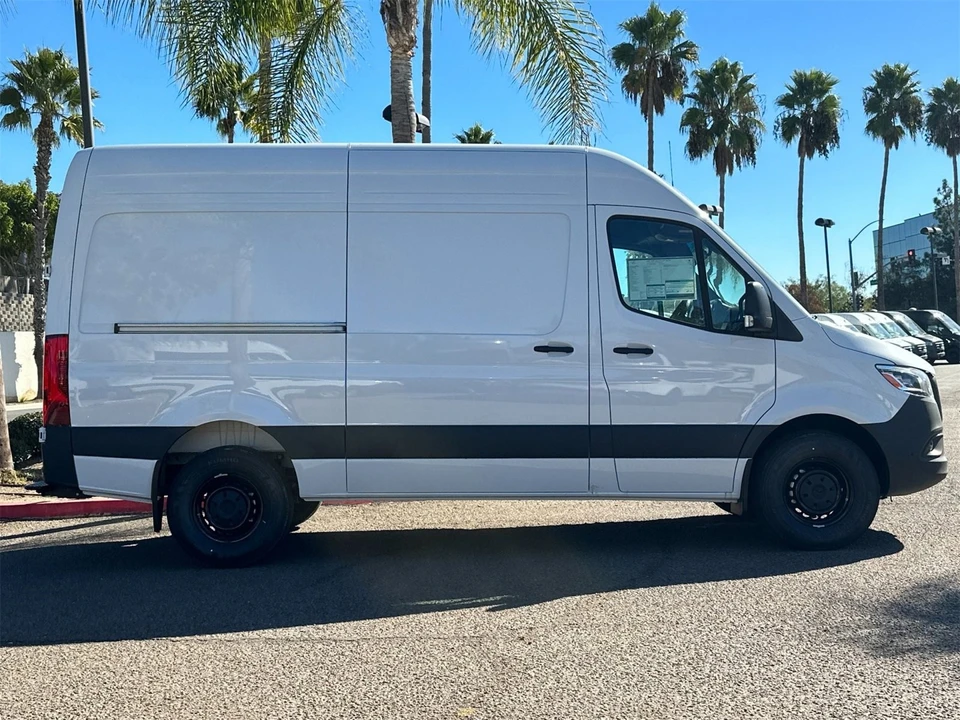 2025 Mercedes-Benz VS30 Sprinter - Image 2 of 12