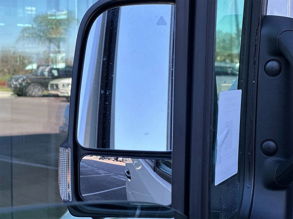 2025 Mercedes-Benz VS30 Sprinter - Image 9 of 12