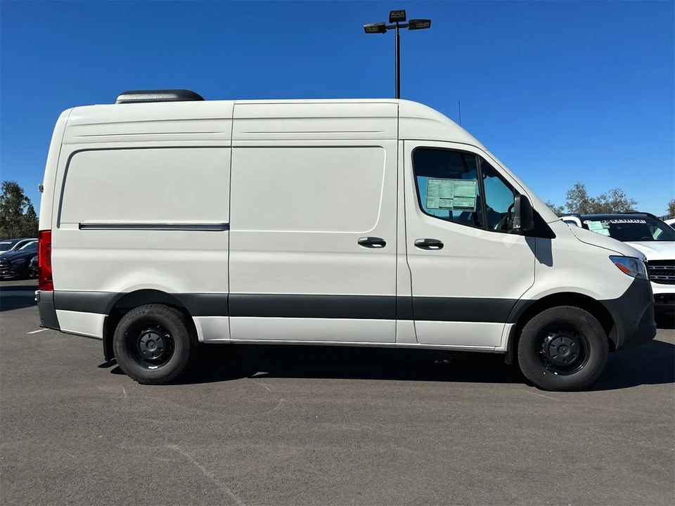 2025 Mercedes-Benz VS30 Sprinter - Image 2 of 12
