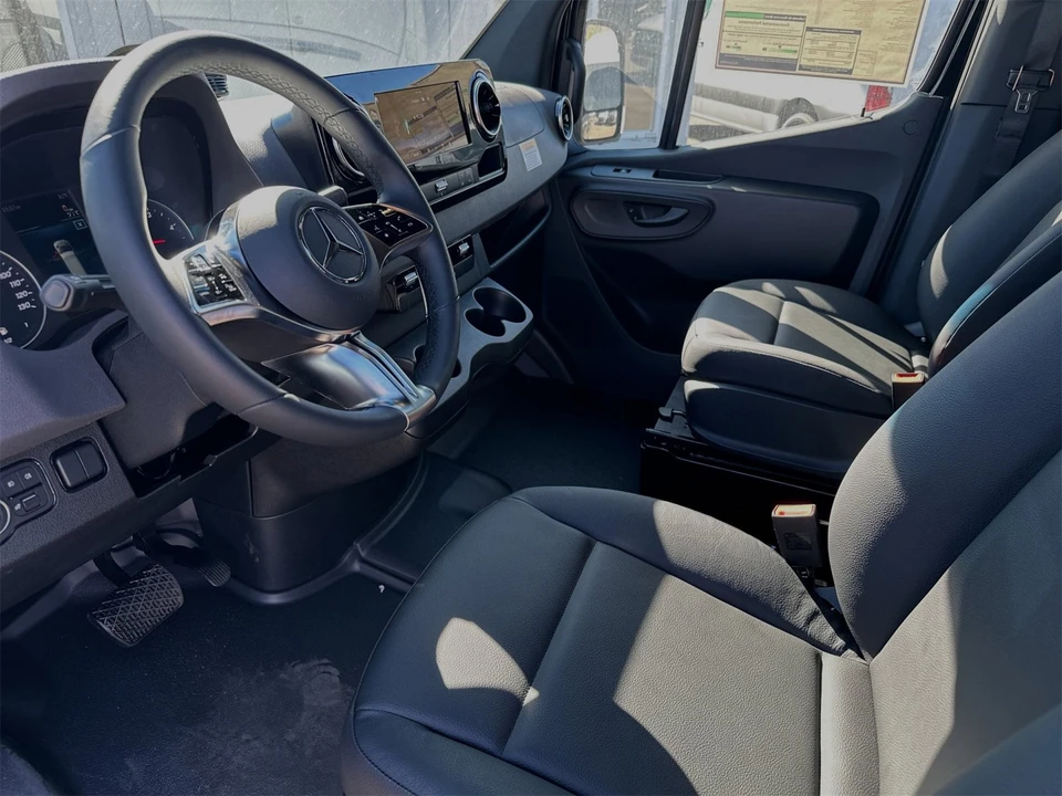 2025 Mercedes-Benz VS30 Sprinter - Image 10 of 12