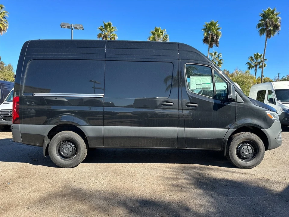 2025 Mercedes-Benz VS30 Sprinter - Image 2 of 12