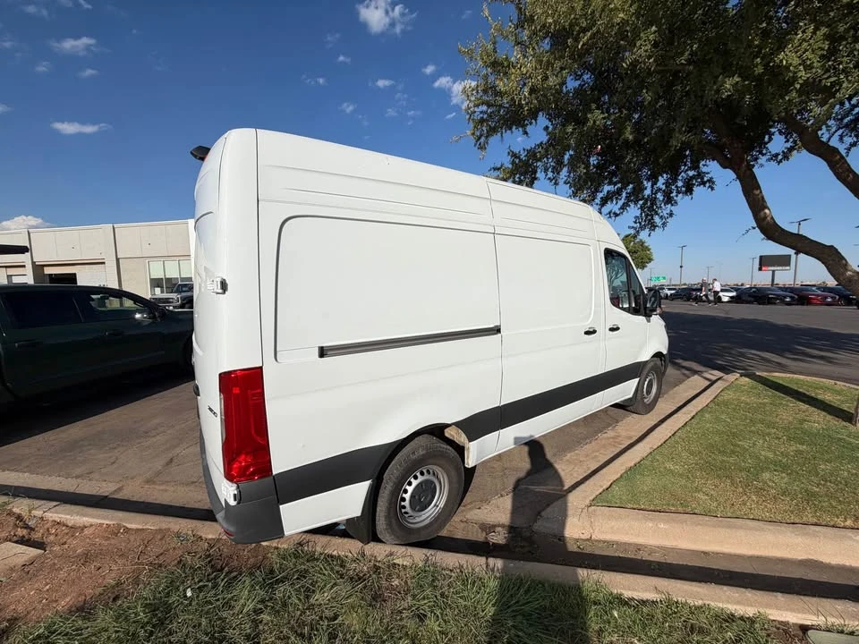 2025 Mercedes-Benz VS30 Sprinter - Image 4 of 4