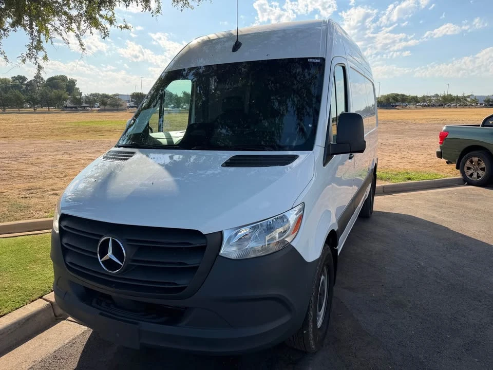 2025 Mercedes-Benz VS30 Sprinter - Image 2 of 4