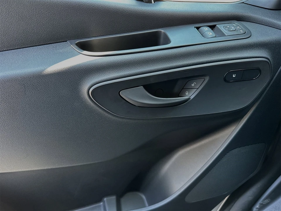 2025 Mercedes-Benz VS30 Sprinter - Image 11 of 12