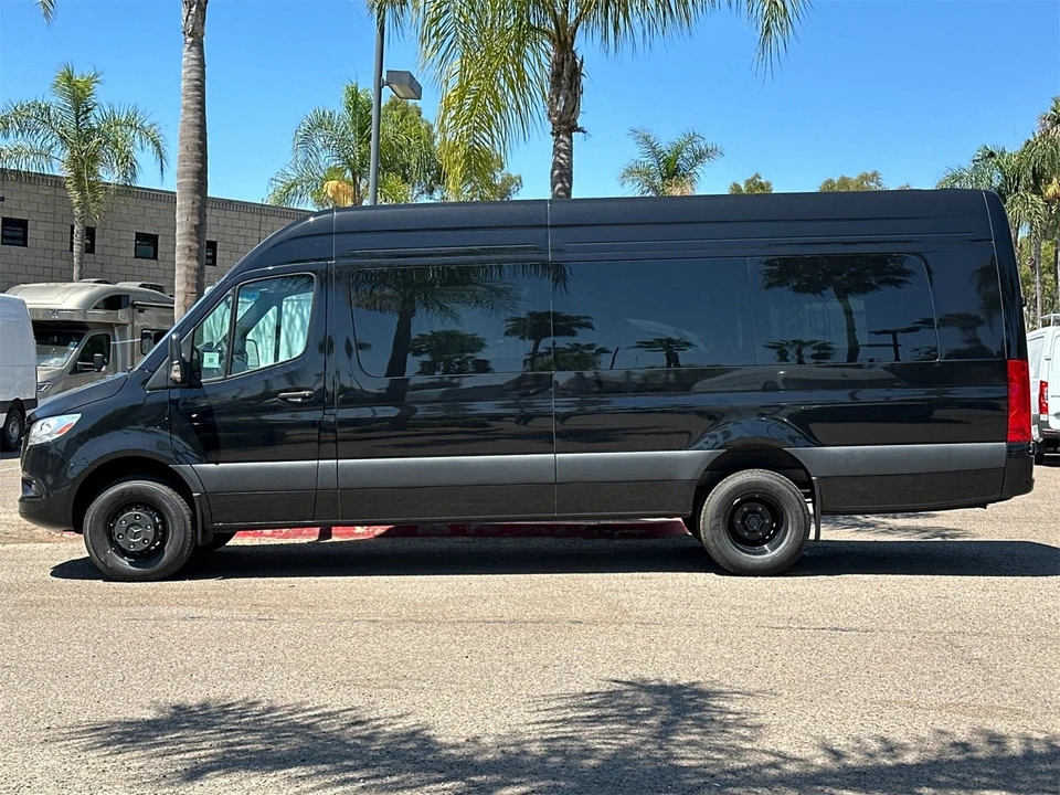 2025 Mercedes-Benz VS30 Sprinter - Image 6 of 12