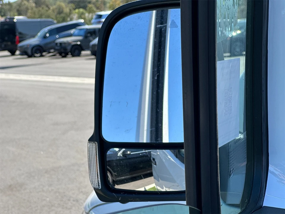2025 Mercedes-Benz VS30 Sprinter - Image 9 of 12