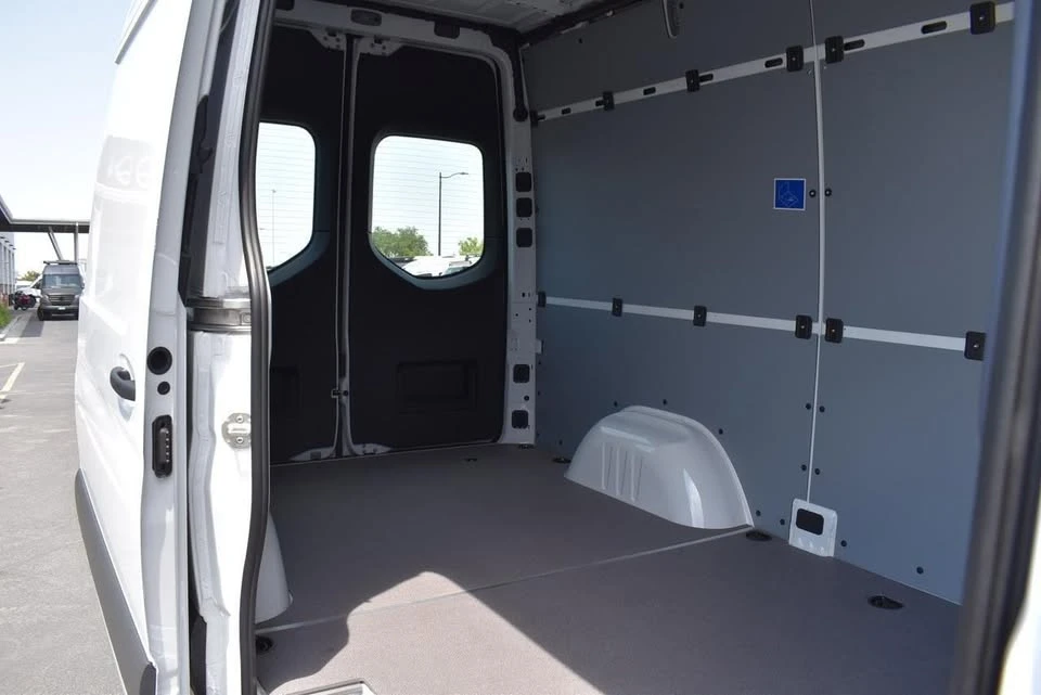 2025 Mercedes-Benz VS30 Sprinter - Image 7 of 13