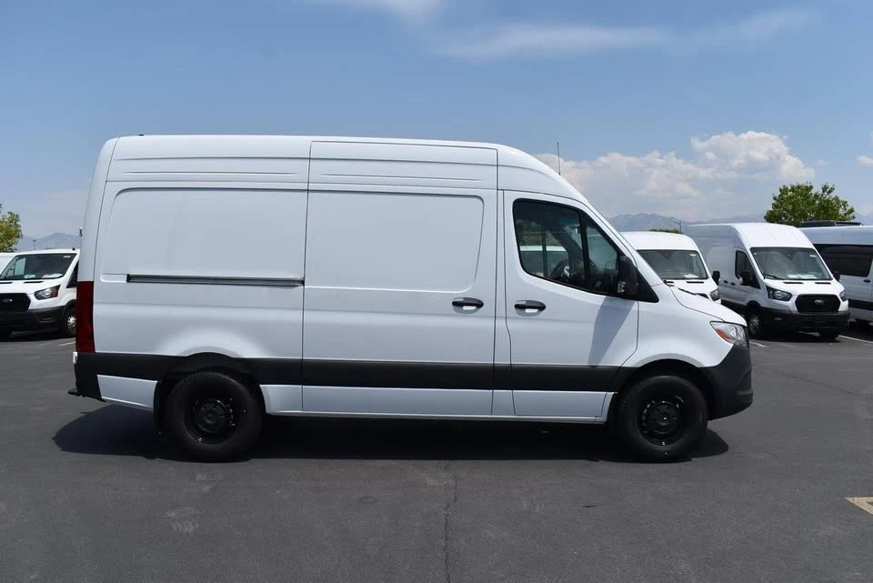 2025 Mercedes-Benz VS30 Sprinter - Image 6 of 13