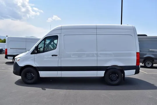 2025 Mercedes-Benz Sprinter 2500 144" High-Roof RWD