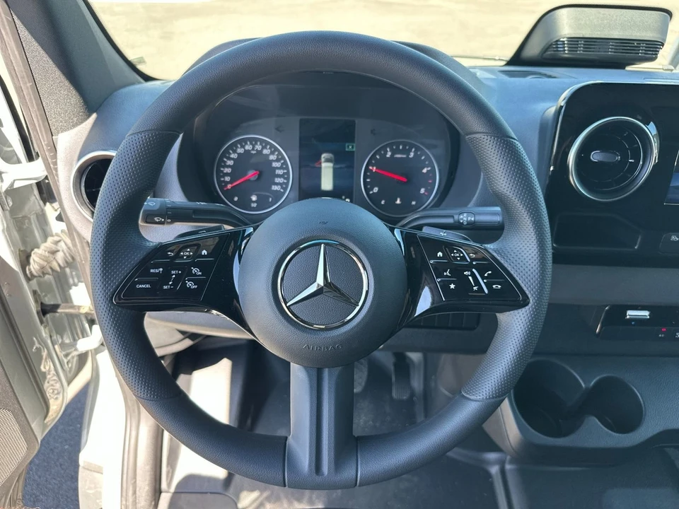 2025 Mercedes-Benz VS30 Sprinter - Image 14 of 21