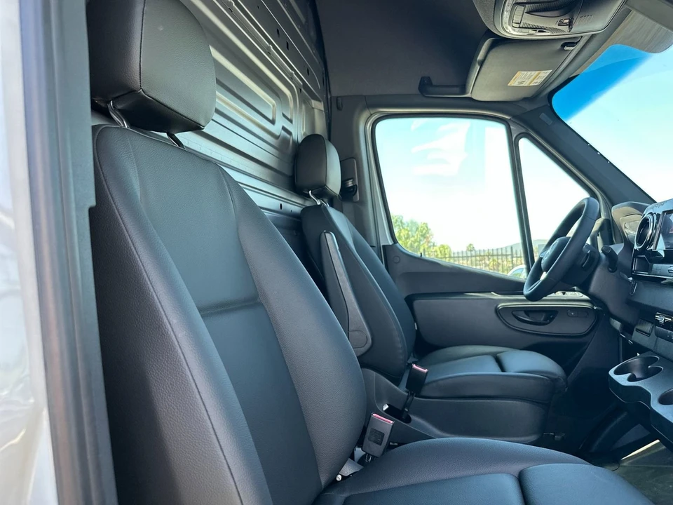 2025 Mercedes-Benz VS30 Sprinter - Image 18 of 21