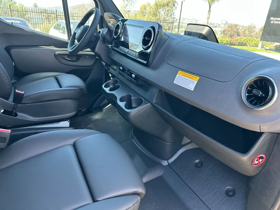 2025 Mercedes-Benz VS30 Sprinter - Image 17 of 21