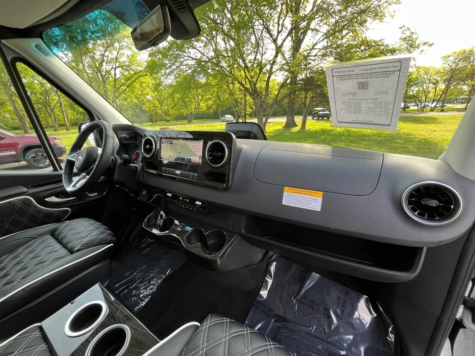 2025 Mercedes-Benz VS30 Sprinter - Image 15 of 21