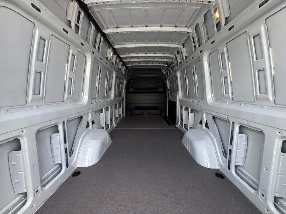 2025 Mercedes-Benz VS30 Sprinter - Image 11 of 31