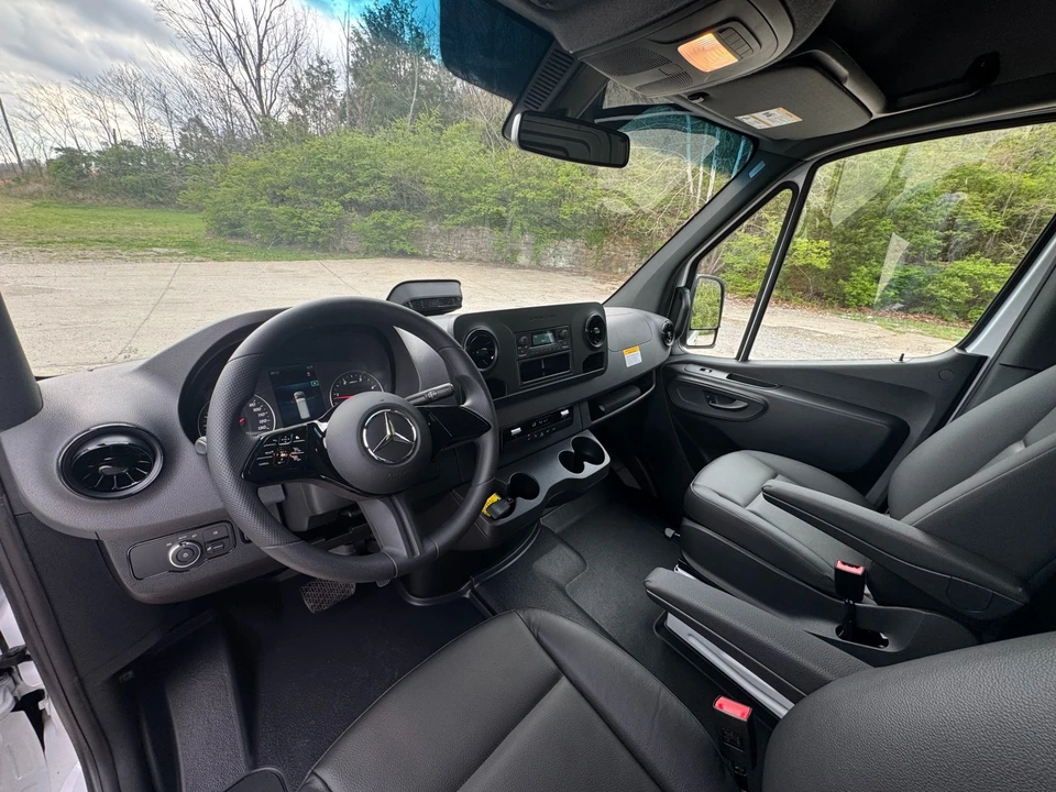 2025 Mercedes-Benz VS30 Sprinter - Image 17 of 31