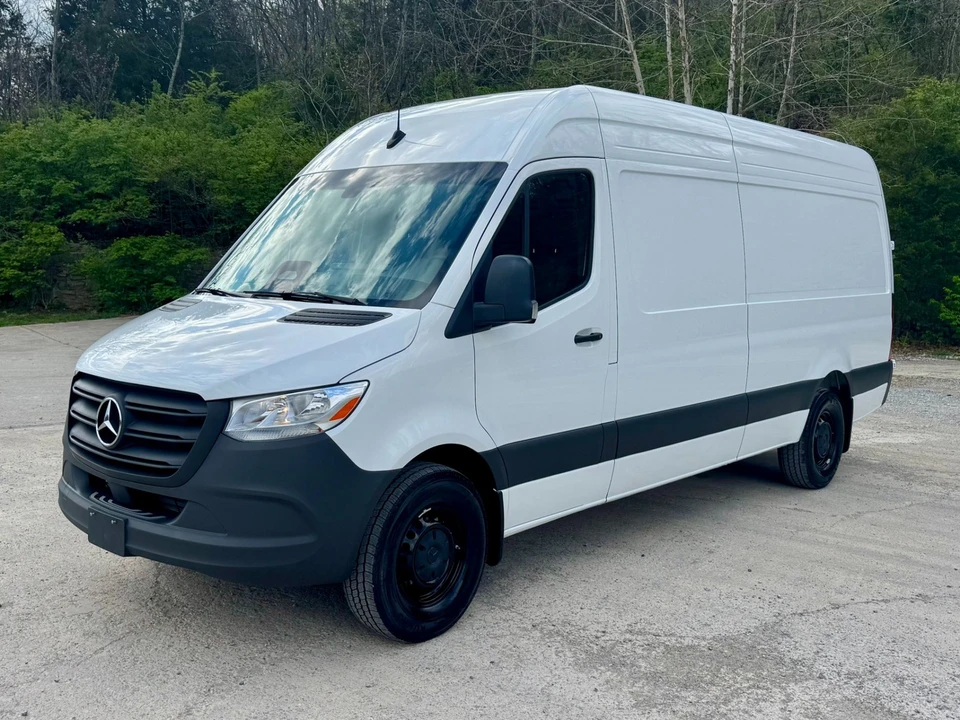 2025 Mercedes-Benz VS30 Sprinter - Image 2 of 31