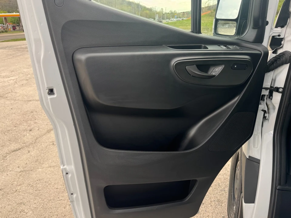 2025 Mercedes-Benz VS30 Sprinter - Image 30 of 31