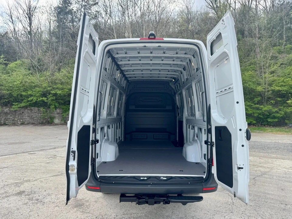 2025 Mercedes-Benz VS30 Sprinter - Image 10 of 31