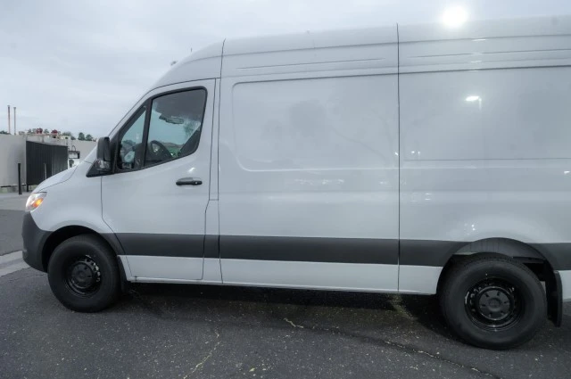 2025 Mercedes-Benz VS30 Sprinter - Image 5 of 12