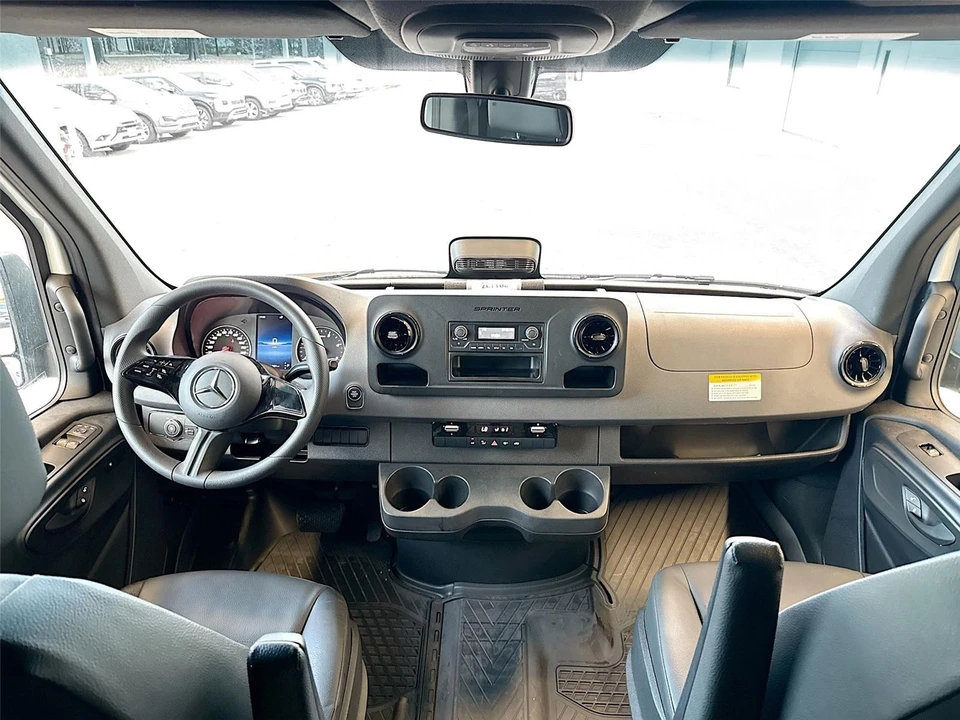 2025 Mercedes-Benz VS30 Sprinter - Image 3 of 21