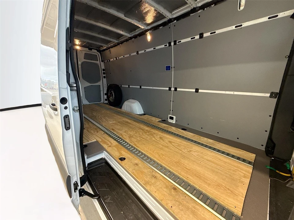 2025 Mercedes-Benz VS30 Sprinter - Image 14 of 21